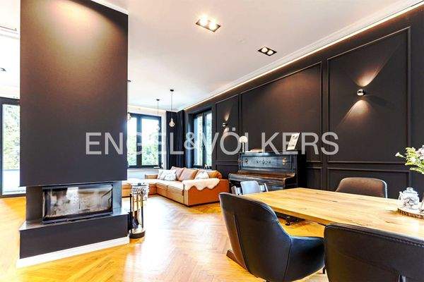 Wohnzimmer mit Kamin