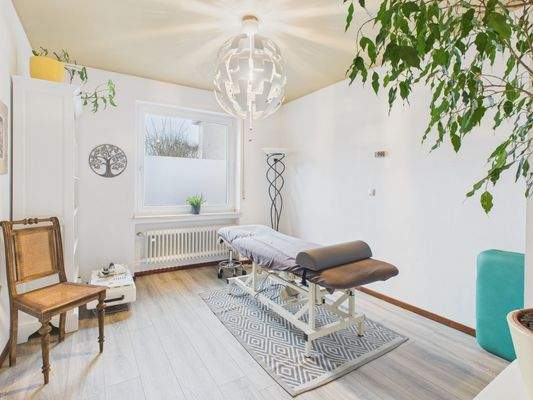 CAM01223G0-PR0176-STILL031