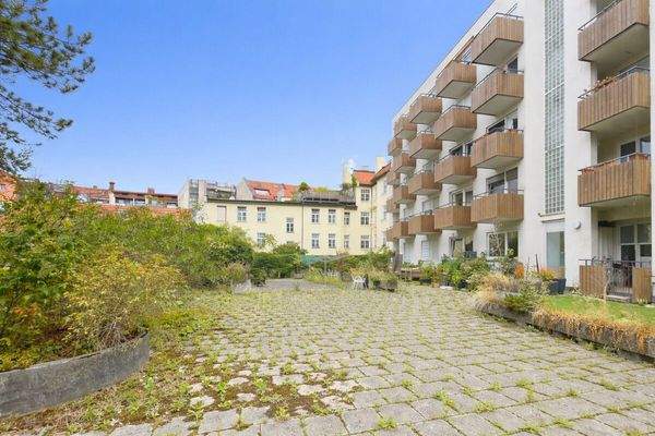 Weiträumige grüne ruhige Hofanlage