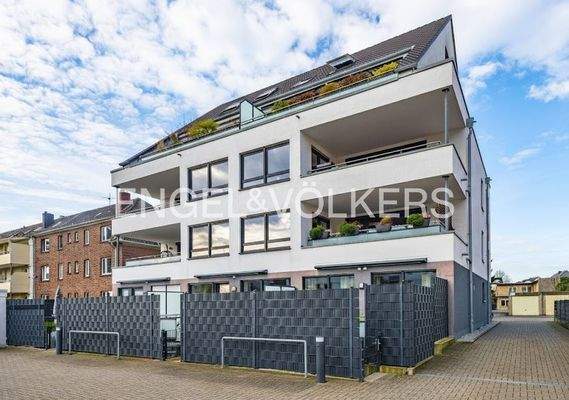 Rückseite des Gebäudes mit Außenbereich