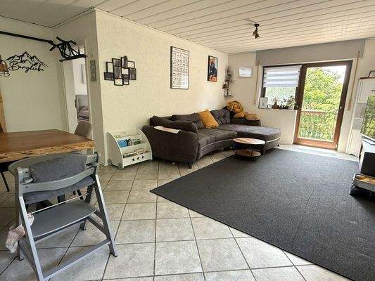 Wohn-/Esszimmer mit Balkon EG 