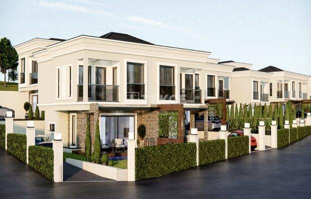 Brand-New Villas with Pools Near Daily Amenities in Aydın
