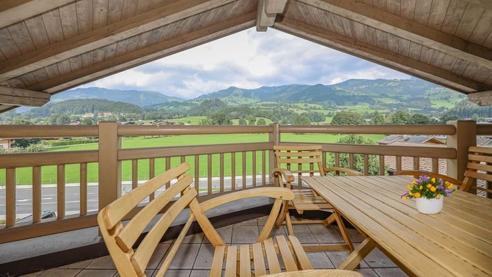 KITZIMMO-Dachgeschosswohnung mit Kaiserblick - Immobilien Aurach.