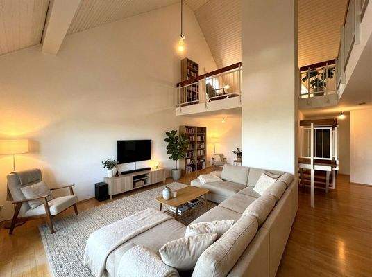 Wohnzimmer mit KI-Einrichtungsbeispiel