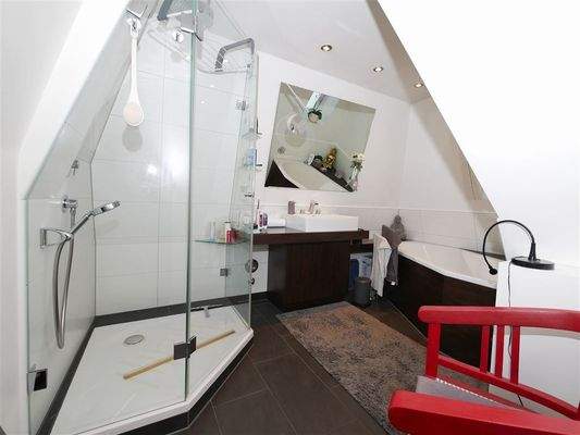 Hauptbad im Dachgeschoss