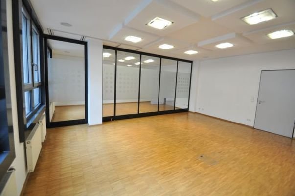 Großes Besprechungszimmer