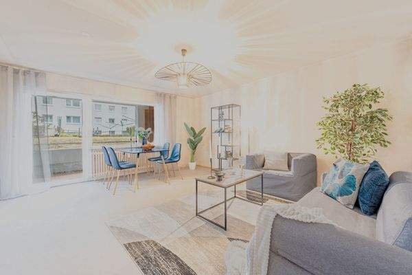 Wohnbereich mit Balkonzugang