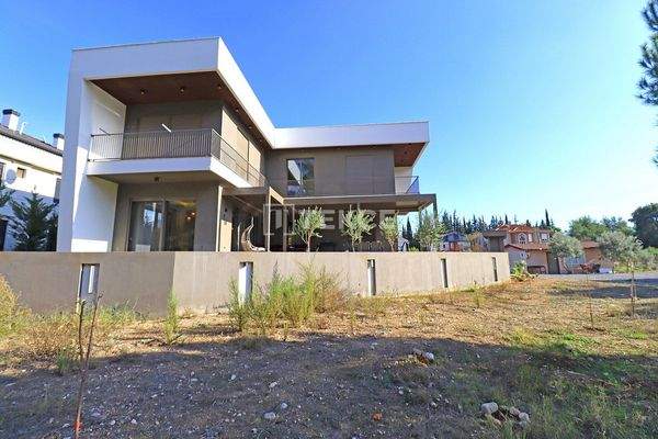 Furnished Detached Villa in Nature in Döşemealtı Antalya