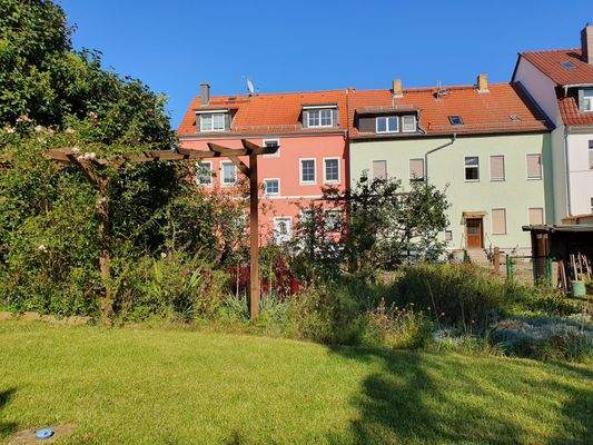 Rückansicht mit Garten