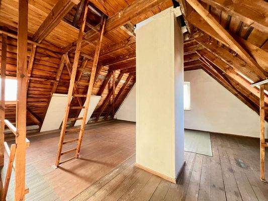 Dachboden zum Ausbau