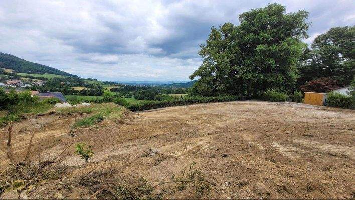 Baugrundstück geräumt - am Landschaftsschutzgebiet