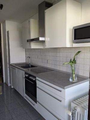 Küchenzeile könnte vom Vormieter übernommen werden