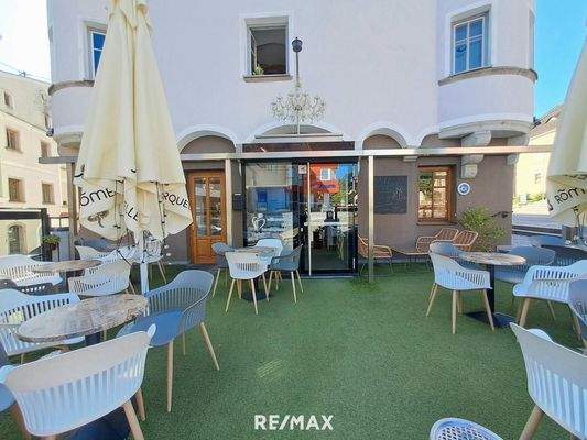 5_Außenbereich-Herzlich Willkommen-Eingangsbereich