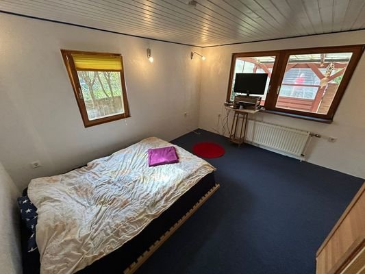 Schlafzimmer 1