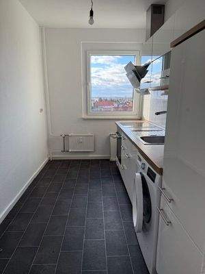 Küche mit Einbauküche.jpg