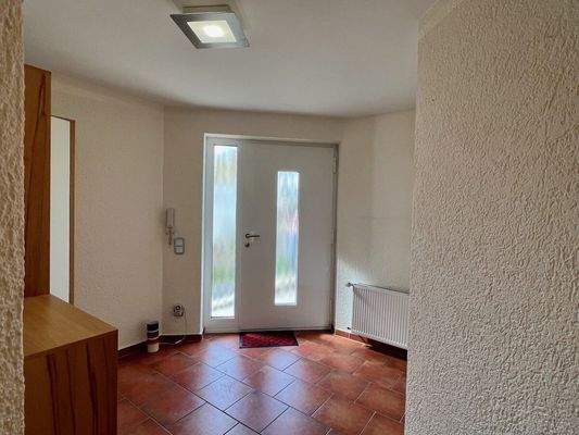 EG |&nbsp;Diele | Blick zur Haustür