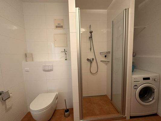 Duschbad mit Waschmashiene