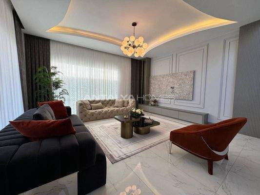 Luxe Villas with Private Gardens and Pools in Alanya