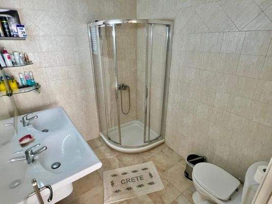 Kreta, Sitia: Steinstadthaus mit Terrasse zu verkaufen