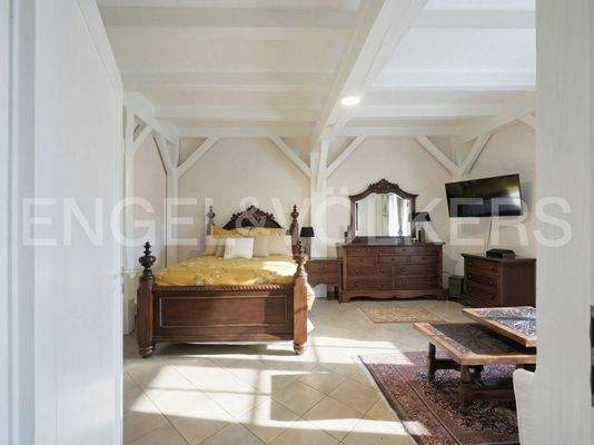 Schlafzimmer 02 mit Ankleide EG