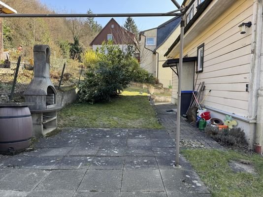 Terrasse hinterm Haus