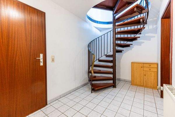 Wendeltreppe Souterrain zu Erdgeschoss