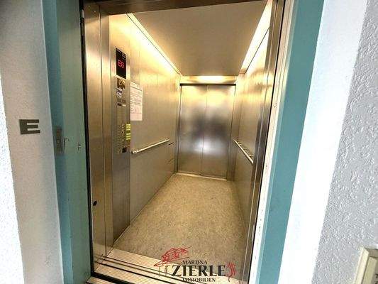 13- Aufzug
