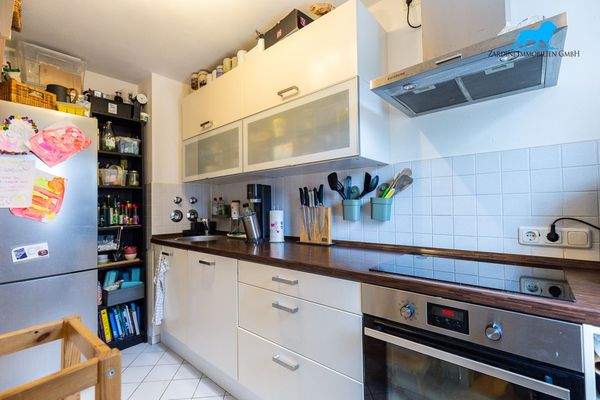 Küche mit Einrichtungsbeispiel