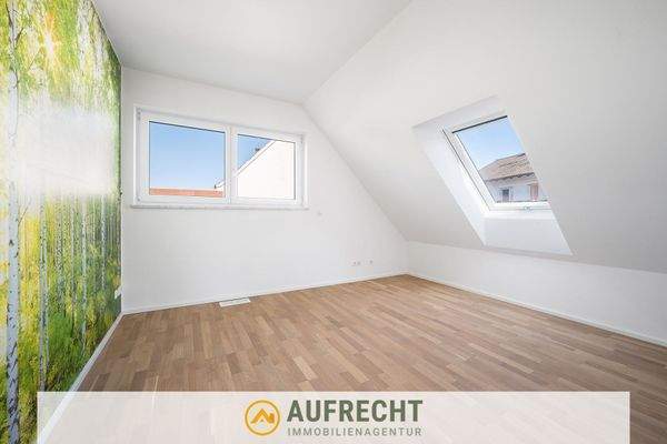 geräumiges Kinderzimmer