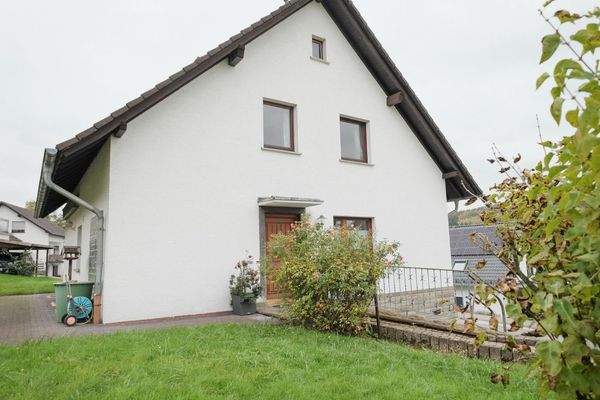 Blick vom Garten Richtung Eingangsebene 