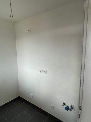 Küche mit Fenster (2).jpeg