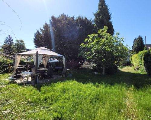 Gartenbereich hinter dem Haus