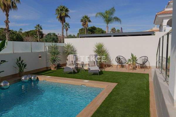 Elegant Villa with Private Pool and Solarium in Ciudad Quesada