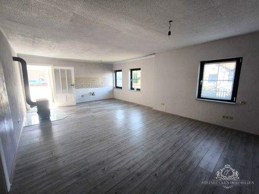 Wohn-, Koch, Esszimmer