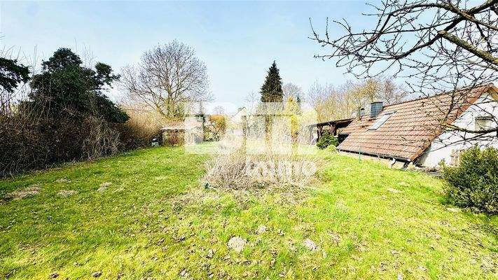 Großer Gartenbereich