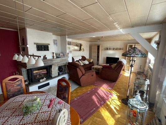 Wohnzimmer mit Kamin