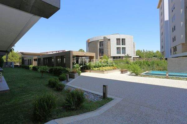 Furnished Apartment in a Complex with a Pool in Konyaaltı Antalya