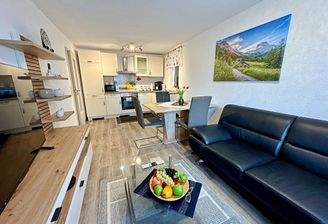 Esszimmer mit Küche