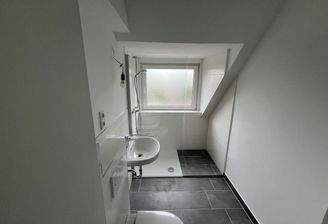 Dachgeschoss - Badezimmer