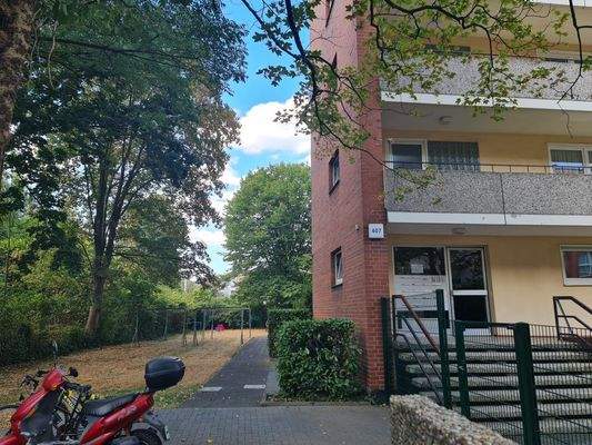 Weg zum Garten K-M-Str. 407