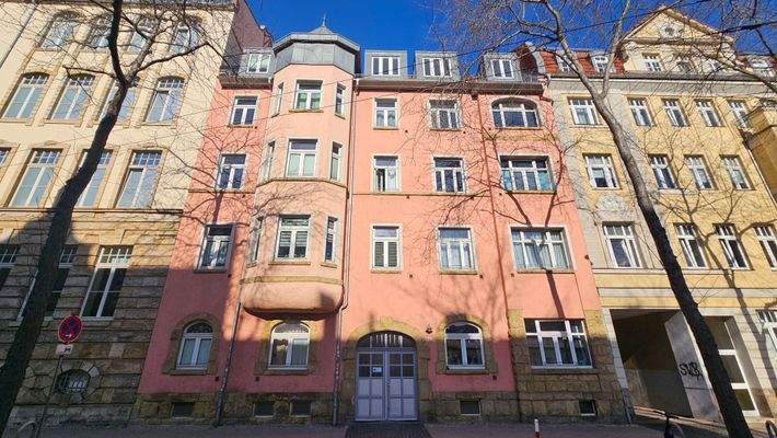 Gesamtansicht Strassenseite