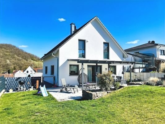 Wohnen im ruhigen, sonnigen Grün... die Nordwestansicht des Hauses