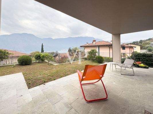 portico e giardino privato