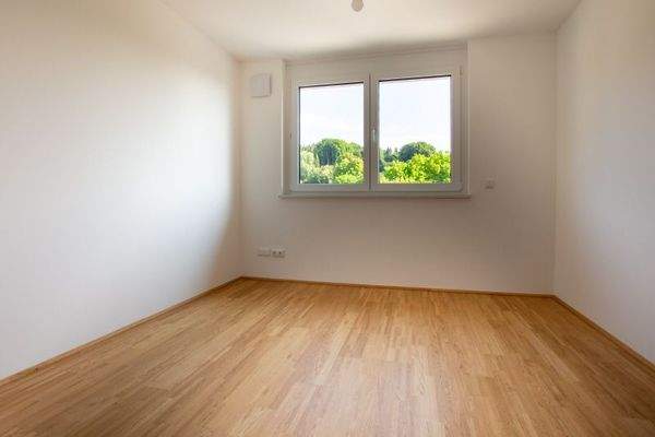 gut geschnittenes Kinder-, Arbeitszimmer