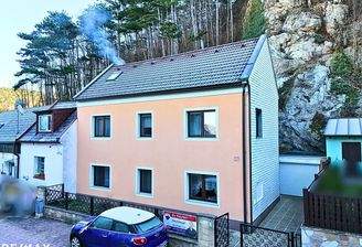 Drohnenaufnahme von vorne