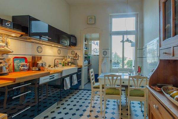 Küche und Speisekammer