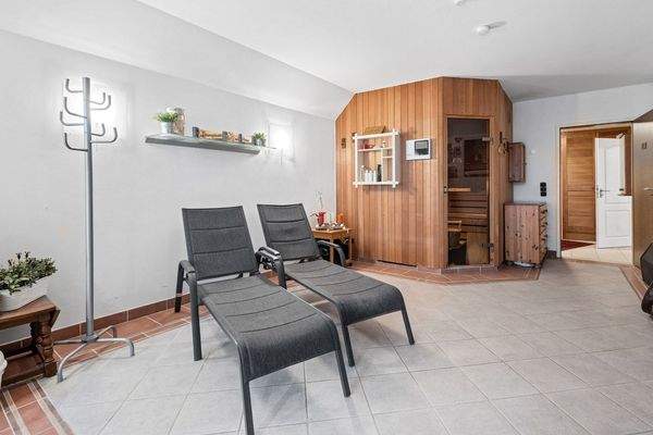 UG: Sauna mit Ruhezone