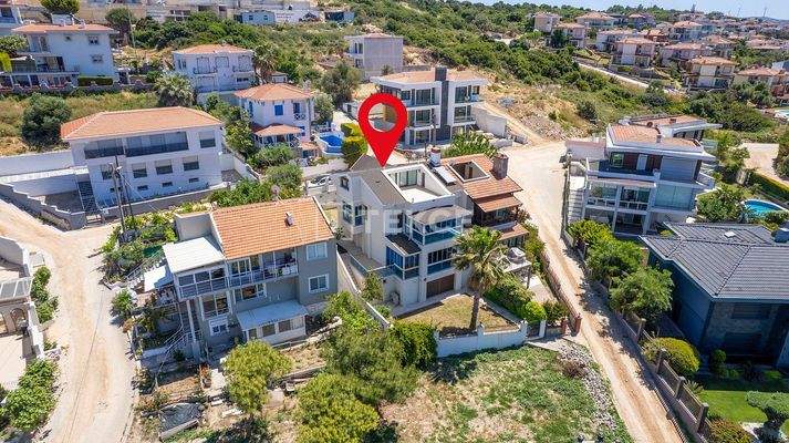 Seafront Furnished Villa with Marina View in Çeşme Dalyan
