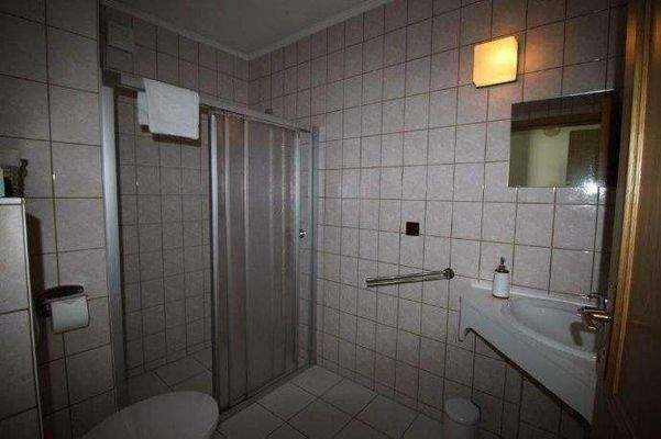 Barrierefreie Dusche im Nebengebäude (2)