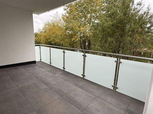 Überdachter großer Balkon 